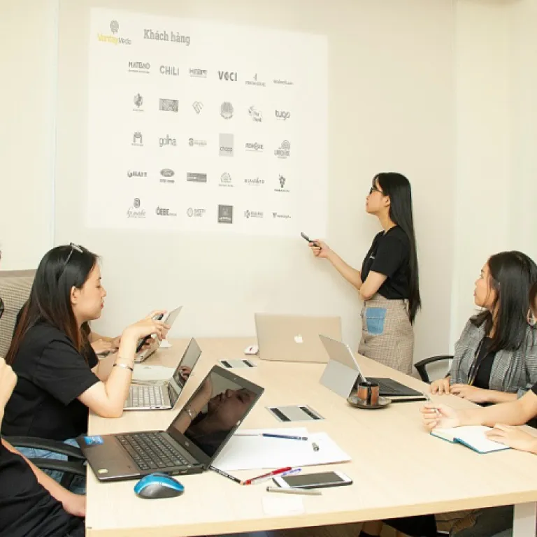 Tout savoir sur le caces grue mobile : formation et enjeux pour les professionnels